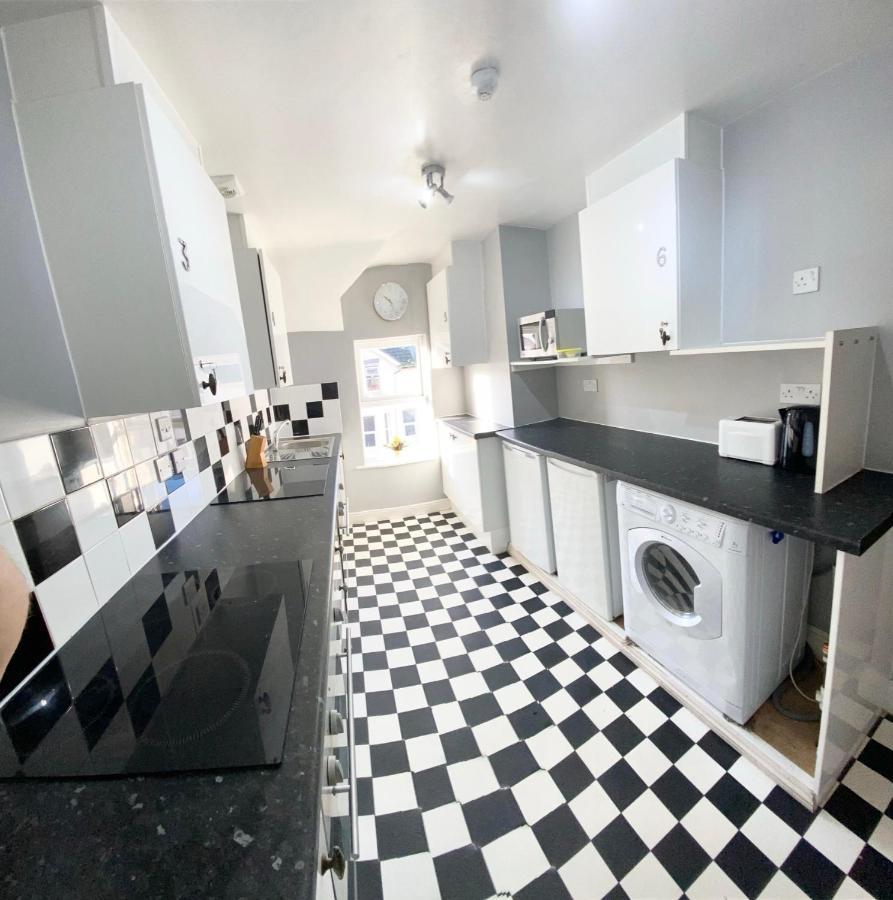 Cloud9 Guest House - By Coastline Retreats - Newly Renovated, Beautiful Ensuite Rooms Near Seafront In Town Centre, Netflix, Superfast Wifi, Communal Kitchen Bournemouth Luaran gambar