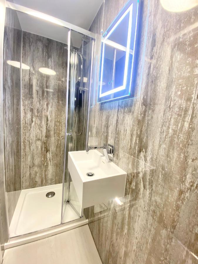 Cloud9 Guest House - By Coastline Retreats - Newly Renovated, Beautiful Ensuite Rooms Near Seafront In Town Centre, Netflix, Superfast Wifi, Communal Kitchen Bournemouth Luaran gambar