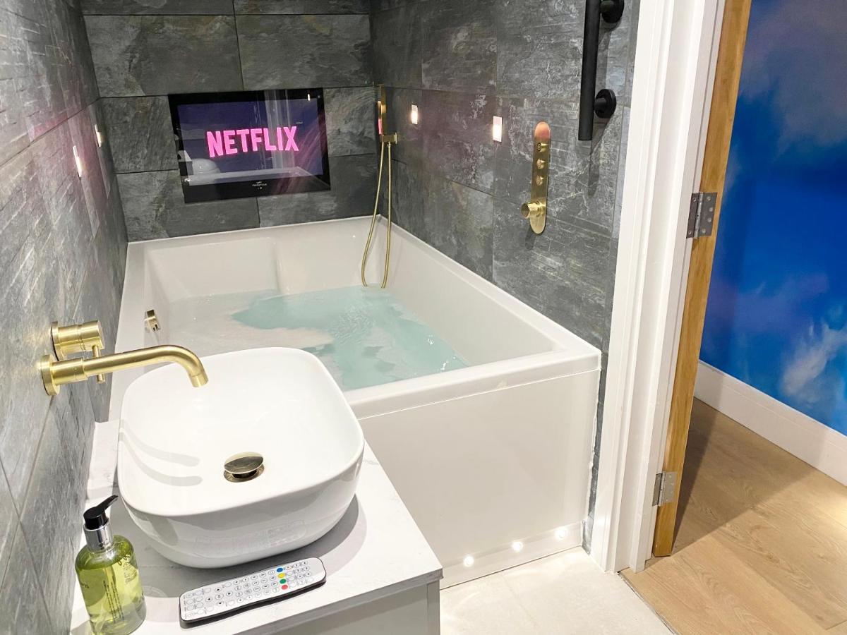 Cloud9 Guest House - By Coastline Retreats - Newly Renovated, Beautiful Ensuite Rooms Near Seafront In Town Centre, Netflix, Superfast Wifi, Communal Kitchen Bournemouth Luaran gambar