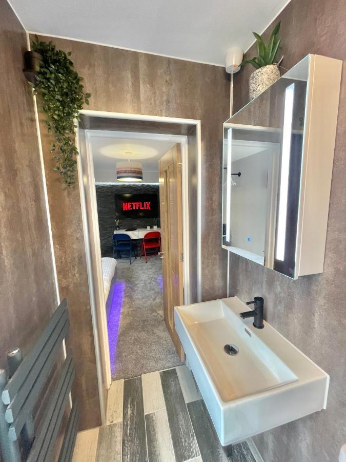 Cloud9 Guest House - By Coastline Retreats - Newly Renovated, Beautiful Ensuite Rooms Near Seafront In Town Centre, Netflix, Superfast Wifi, Communal Kitchen Bournemouth Luaran gambar